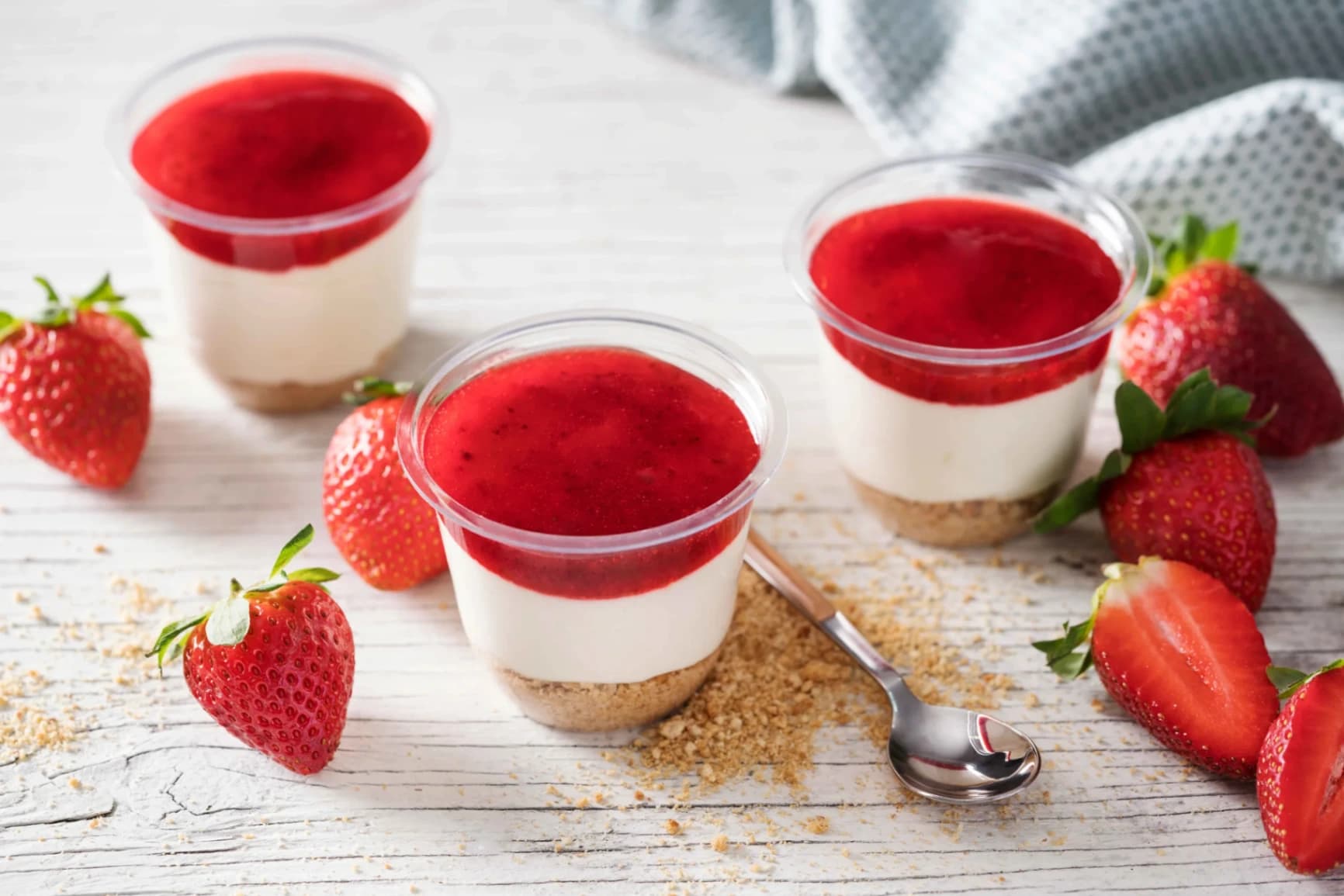 Sweet Strawberry Cheesecake (5oz)