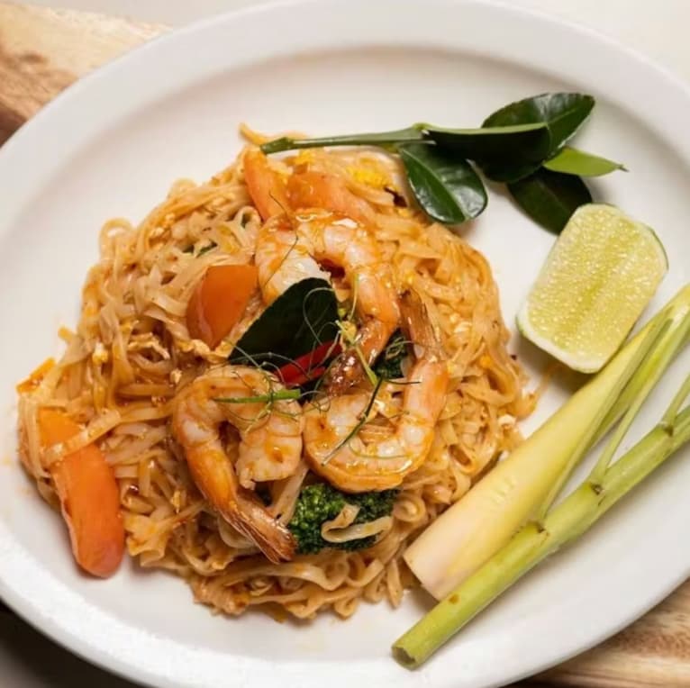 Tom Yum Fried Noodle with Prawn