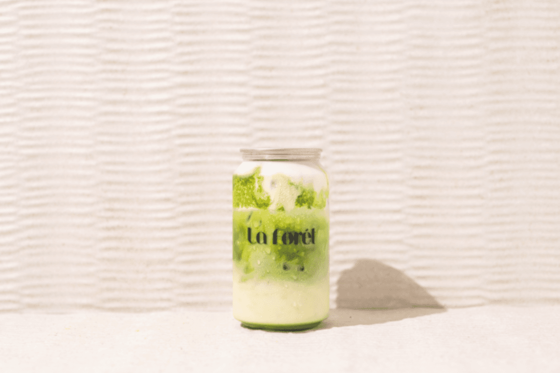 (12oz) Iced Banana Velvet Matcha