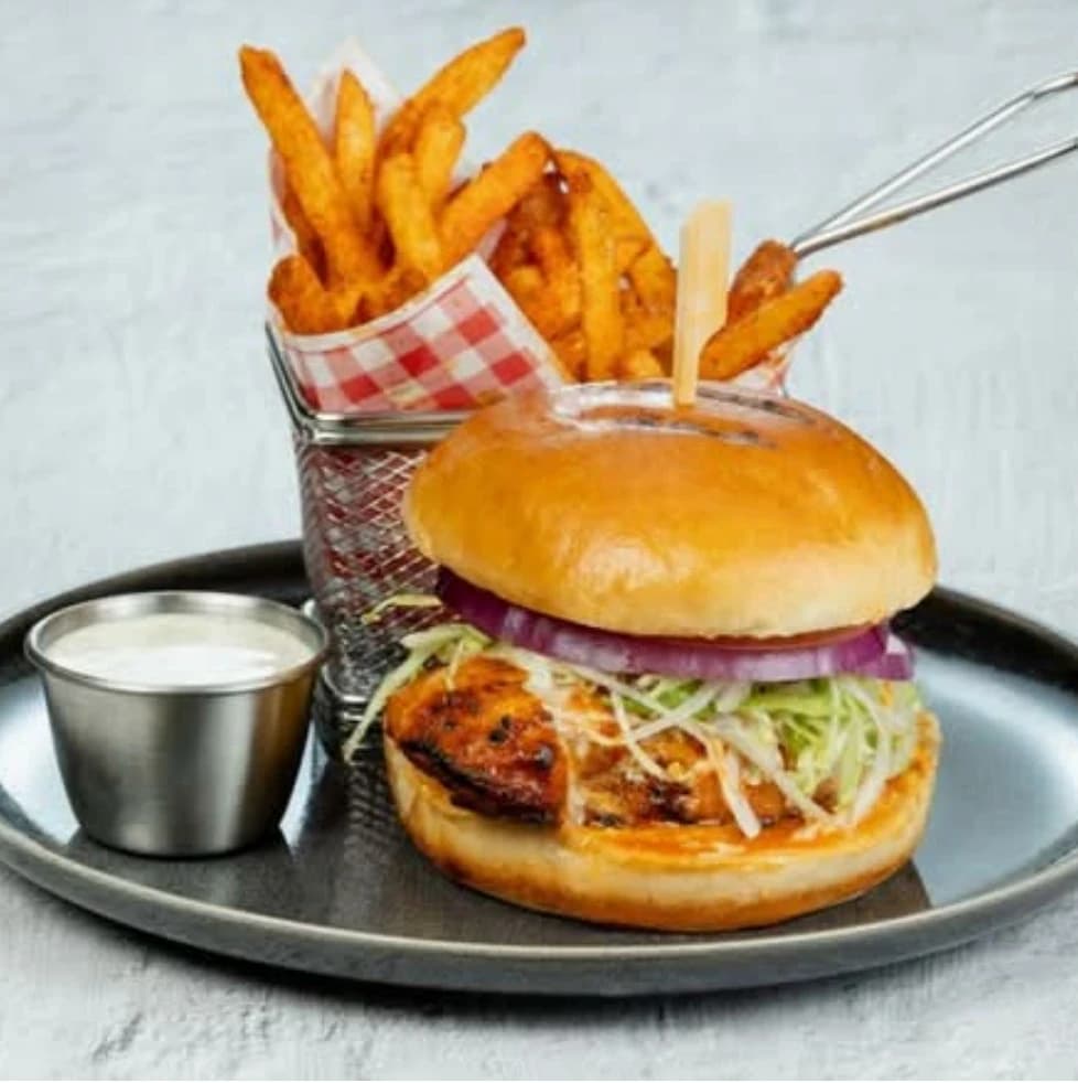 Chicken Sandwich +1 Regular Side